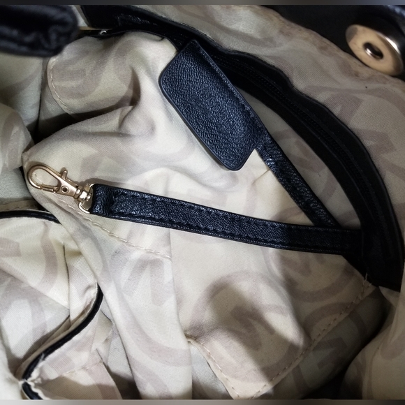 Michael Kors Black Pebbled Leather Hobo Shoulder Bag with Goldtone Logo - Picture 12 of 14